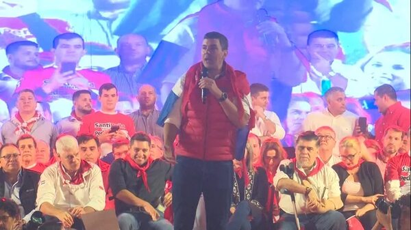 Con funcionarios de Salud arreados y con Horacio Cartes ausente, ANR cierra campaña electoral - Política - ABC Color