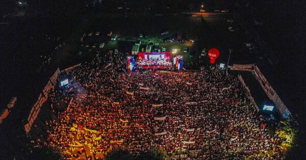 La Nación / Ferviente apoyo a la dupla Peña-Alliana en multitudinario cierre de campaña