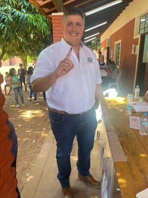 Denuncian a diputado Samaniego por agredir a presidente del Comité del PLRA en Caapucú - Política - ABC Color