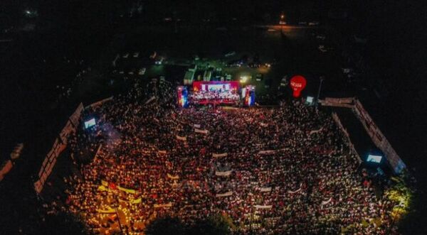 Ante una multitud, Peña cierra su campaña y se compromete con todo el sector de salud