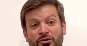 La Nación / Tratan a Defelippe de candidato “bikini”