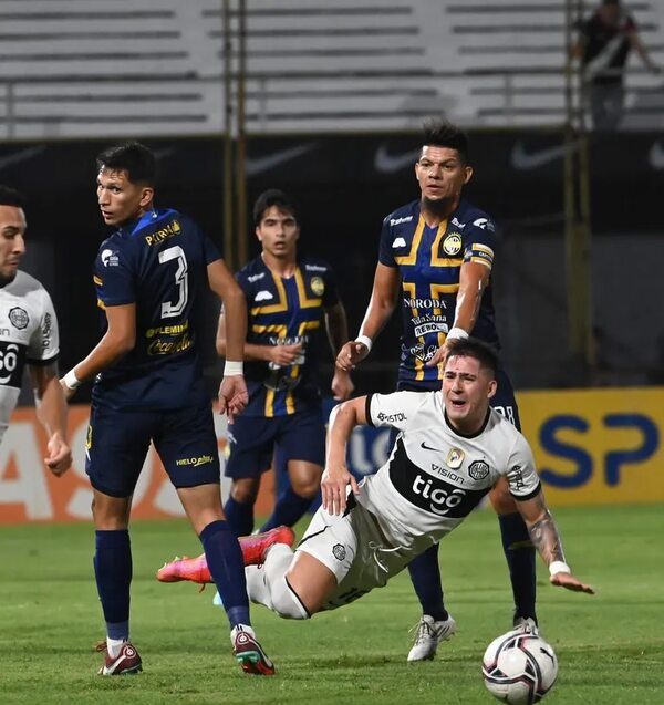 El Olimpia de Aguirre no llena - Fútbol - ABC Color