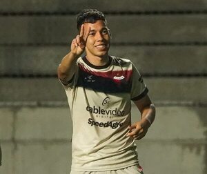 Carlos Arrúa anota su primer gol para Colón y avanza en la Copa Argentina - Fútbol Internacional - ABC Color