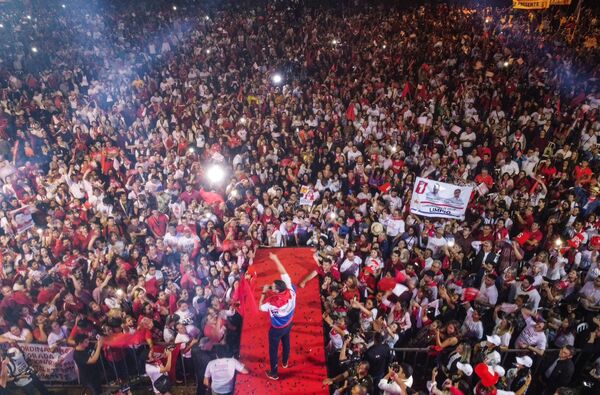 Multitudinario cierre de campaña de la dupla Peña-Alliana en Central - ADN Digital