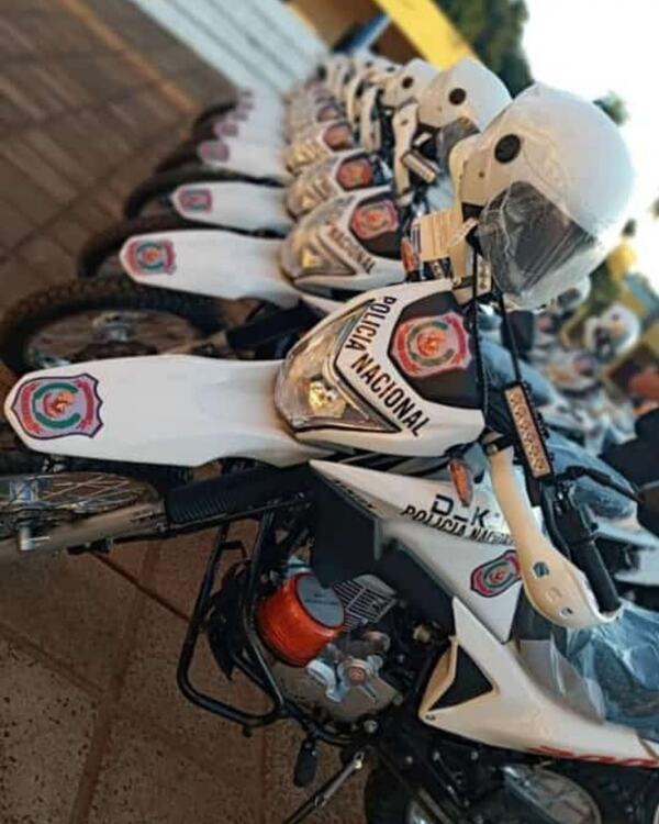 POLICÍA DE ITAPÚA RECIBIÓ 30 NUEVAS MOTOCICLETAS