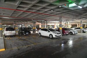 MOPC se desentiende de estacionamientos en oficinas “fantasma” - Economía - ABC Color