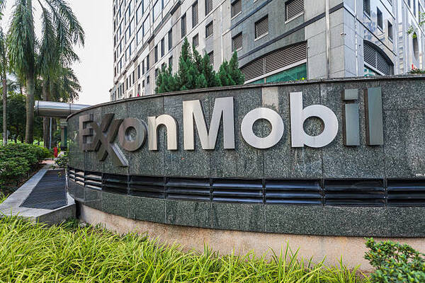 Exxon Mobil duplica sus beneficios en primer trimestre, hasta 11.430 millones de dólares - Revista PLUS