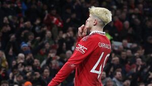 Alejandro Garnacho renueva hasta 2028 con Manchester United