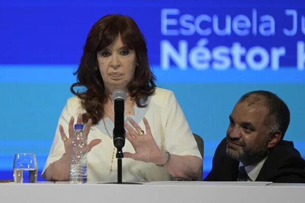 Con un “Miren. No, no, no! Presidenta! No, no”, Cristina Kirchner declina su candidatura - Mundo - ABC Color