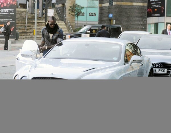 Versus / Mario Balotelli está vendiendo sus autos deportivos porque... perdió la pasión
