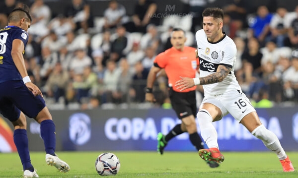 Versus / ¿Por qué Olimpia no juega con dos "9"? La nueva respuesta de el DT de Olimpia