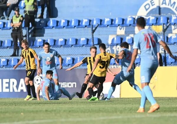 Guaraní enfrenta a Resistencia en el segundo partido del día - Fútbol - ABC Color
