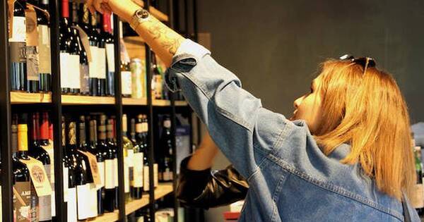 La Nación / Día del Trabajador atípico: registran pocas ventas de bebidas para feriado largo