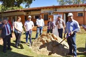 REALIZAN PALADA INICIAL DE AMPLIACIÓN EN EL CENTRO DE SALUD DE SAN COSME Y DAMIÁN