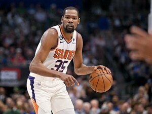 Versus / Kevin Durant, tercer basquetbolista de la historia en firmar un contrato de por vida con Nike