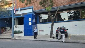 Delincuentes asaltan a empleados de un laboratorio de Asunción