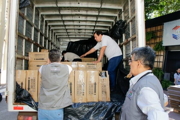 Esta tarde terminarán de distribuir máquinas de votación - ADN Digital
