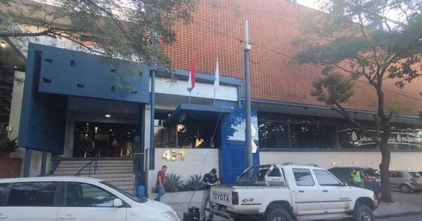 La Nación / Reportan millonario asalto a un laboratorio farmacéutico en Asunción