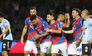 Versus / Cerro Porteño sigue en modo "Ciclón" y acecha a Libertad