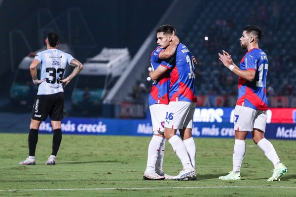 Cerro se aferra a la pelea por el título con nueva victoria