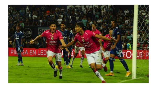 Moreno Martins convierte en la victoria de Independiente