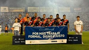 River Plate rescató un empate en el regreso de Robert Rojas