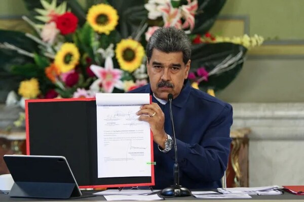MADURO FIRMA UNA LEY PARA QUITAR BIENES A CORRUPTOS Y NARCOTRAFICANTES