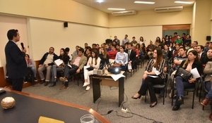 Becarios de Itaipu podrán solicitar el cambio de carrera o universidad hasta el 30 de abril