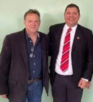 Pedro quiere comprar votos para Juancho pero nadie le cree por mentiroso