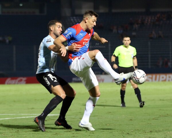 Versus / Diego Churín se pierde la siguiente fecha, pero llega para el Superclásico