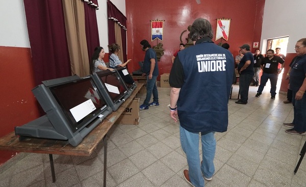 Realizaron testeo final de las Máquinas de Votación previo a las elecciones desde los locales de votación
