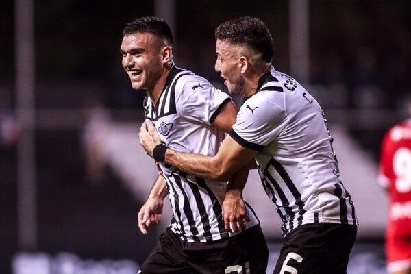 Libertad cosecha otra victoria y se sostiene en lo más alto del torneo | 1000 Noticias