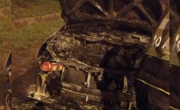 Vehículo se incendió en plena marcha
