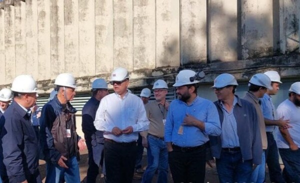 Visita técnica en la Central Hidroeléctrica Acaray
