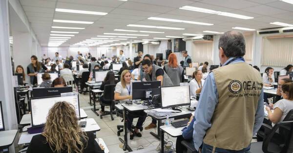 La Nación / Todo listo para las elecciones: concluyó testeo final de las máquinas de votación