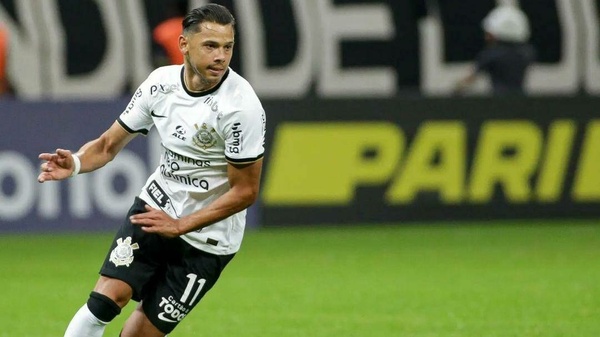 Hinchas del Corinthians lamentaron... ¡la titularidad de Ángel Romero!