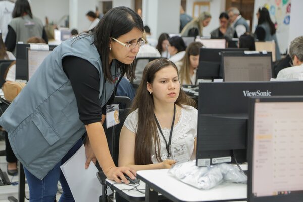 Diario HOY | Concluye con éxito testeo final de máquinas de votación para las elecciones