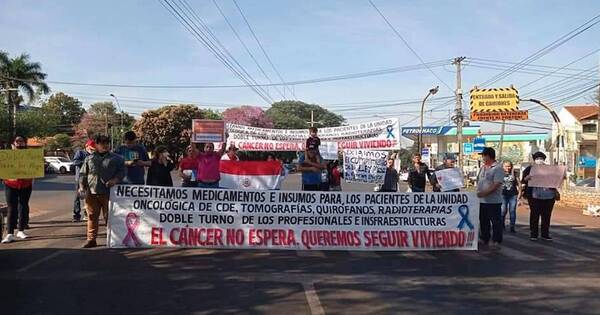 La Nación / Los enfermos oncológicos piden al nuevo gobierno que se ocupe de ellos