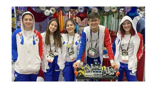 Genios de robótica premiados en Texas