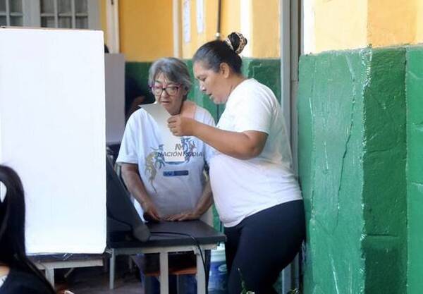 (GALERÍA) Comenzaron las votaciones en todo el país