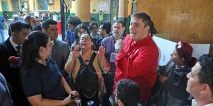 Reportan primeros incidentes en locales de votación - ADN Digital