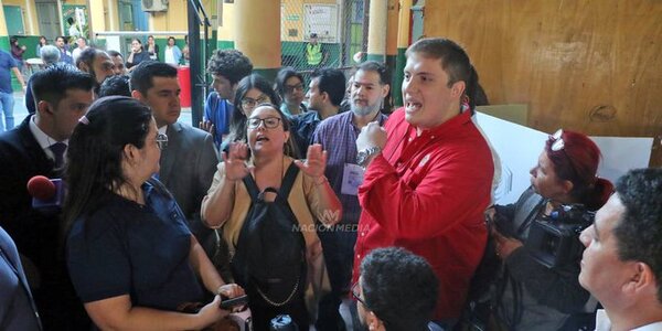 Reportan primeros incidentes en locales de votación - ADN Digital