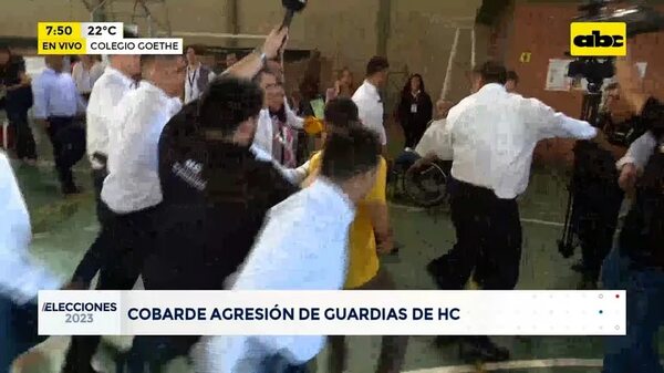 Video: Periodista de ABC agredido por guardias de HC - ABC Noticias - ABC Color