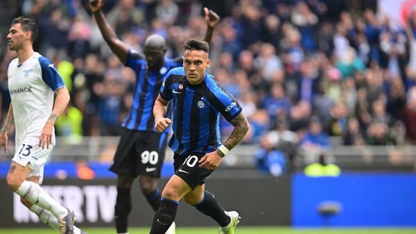 Inter abre las puertas de la gloria al Napoli