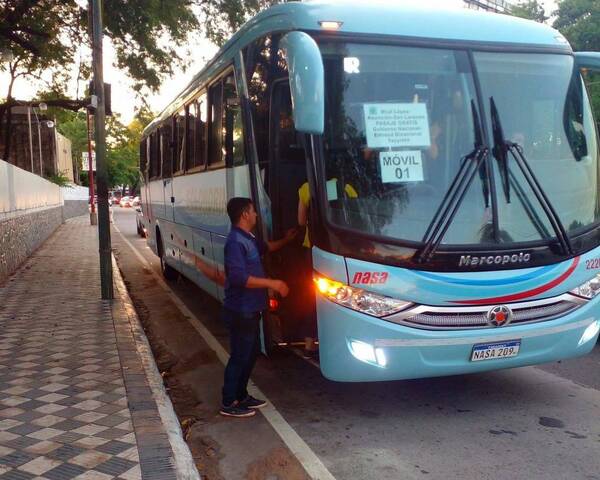 Buses del estado y dos empresas privadas prestarán servicio gratis hasta las 17:00