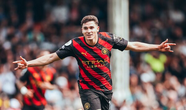 Versus / Manchester City derrota al Fulham y ya es líder de la Premier League
