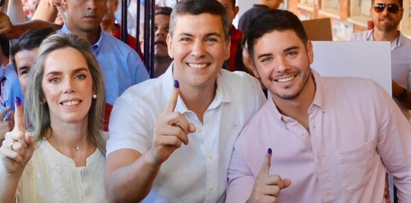 “Anhelo ser parte de una generación que pueda consolidar la democracia en el Paraguay”, afirmó Santiago Peña - trece