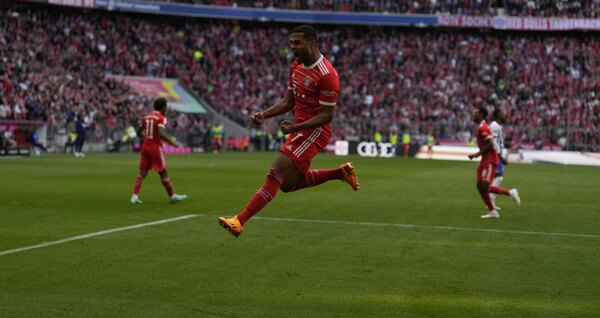 Versus / Bayern Múnich cumple ante el colero Hertha y le saca de nuevo la cima al Dortmund