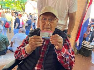Abuelito de 101 años cumplió con el deber cívico - Unicanal