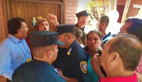 Video: Incidentes en Guairá. Miembro de mesa se negaba a firmar papeletas - Política - ABC Color